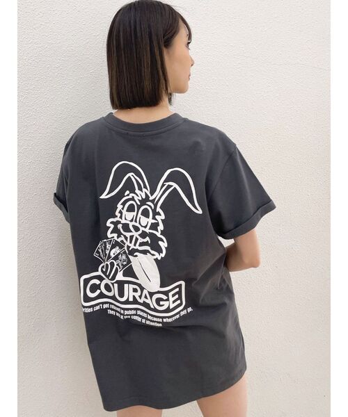 GYDA（ジェイダ）の「ICONIC BUNNYポケットBIG Tシャツ（Tシャツ/カットソー・レディース・オレンジ/チャコールグレー/オフホワイト・FREE）」の5枚目の写真