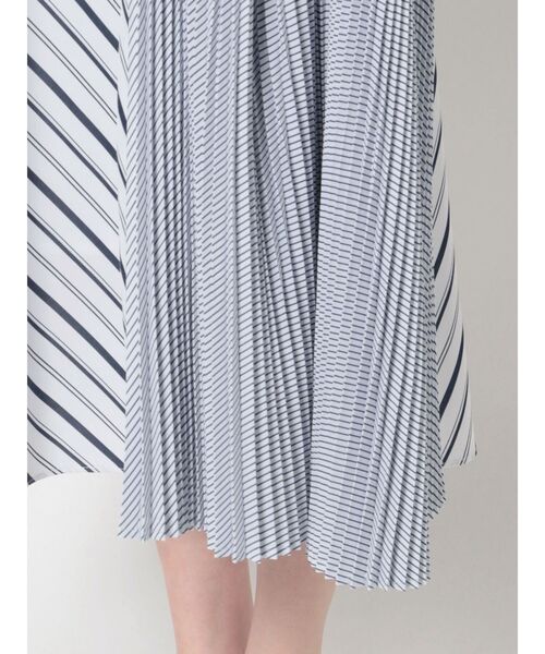 ELENDEEK(エレンディーク)の「ニットセットマーメードワンピース(ワンピース・レディース・ネイビー/オフホワイト/ライトブルー・01/02)」の15枚目の写真