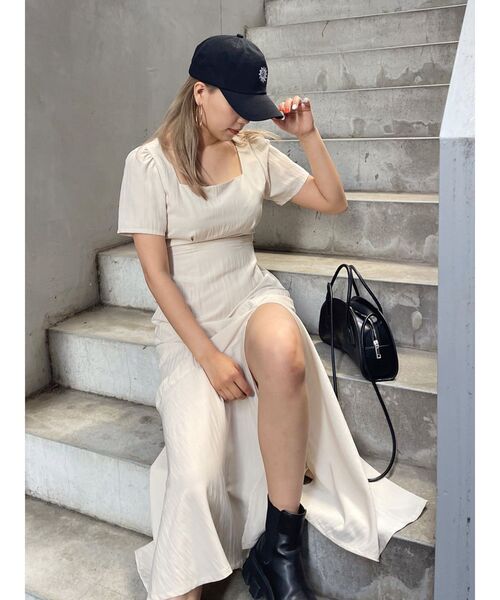 EVRIS(エヴリス)の「バックオープンロングワンピース(ワンピース・レディース・ブルー/ブラック/ホワイト・FREE)」の17枚目の写真