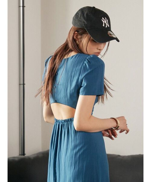 EVRIS(エヴリス)の「バックオープンロングワンピース(ワンピース・レディース・ブルー/ブラック/ホワイト・FREE)」の10枚目の写真