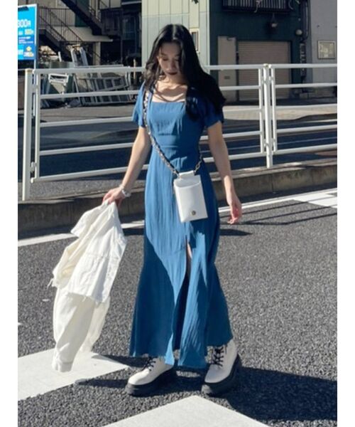 EVRIS(エヴリス)の「バックオープンロングワンピース(ワンピース・レディース・ブルー/ブラック/ホワイト・FREE)」の11枚目の写真