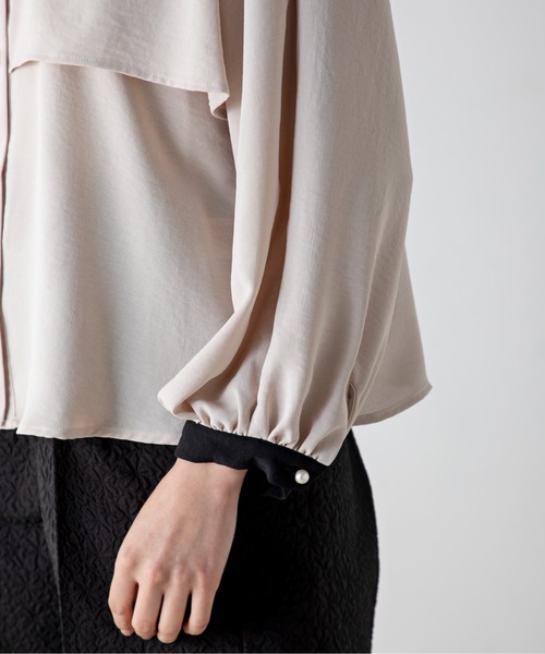 MILLION CARATS（ミリオンカラッツ）の「【袖2WAY】長さ調節可能な袖で幅広い着こなしへ！フロントのラッフルでこなれ感のあるきれいめスタイルが完成するブラウス（シャツ/ブラウス・レディース・ベージュ/ブラック/オフホワイト/マルチ・FREE）」の21枚目の写真