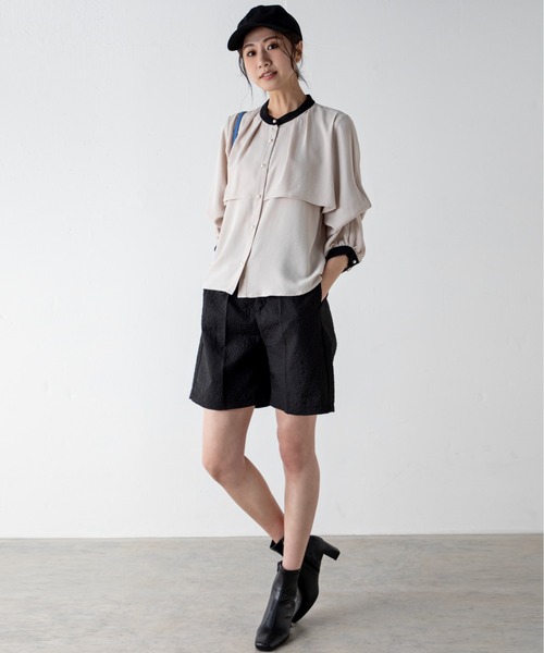 MILLION CARATS（ミリオンカラッツ）の「【袖2WAY】長さ調節可能な袖で幅広い着こなしへ！フロントのラッフルでこなれ感のあるきれいめスタイルが完成するブラウス（シャツ/ブラウス・レディース・ベージュ/ブラック/オフホワイト/マルチ・FREE）」の22枚目の写真