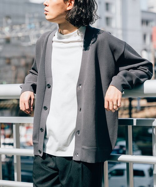 EDIFICE(エディフィス)の「スポンディッシュ リラックス ニット カーディガン(カーディガン/ボレロ・メンズ・レッド/ブラック/ブルー系その他/チャコールグレー・LARGE/SMALL/MEDIUM)」の3枚目の写真