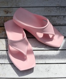 muleboy（ミュールボーイ）の「SQUARE X（サンダル）」