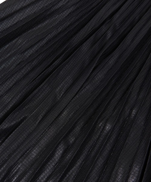 PUNYUS（プニュズ）の「メタリックプリーツロングスカート（スカート・レディース・シルバー/ブラック・1/4/2/3）」の8枚目の写真