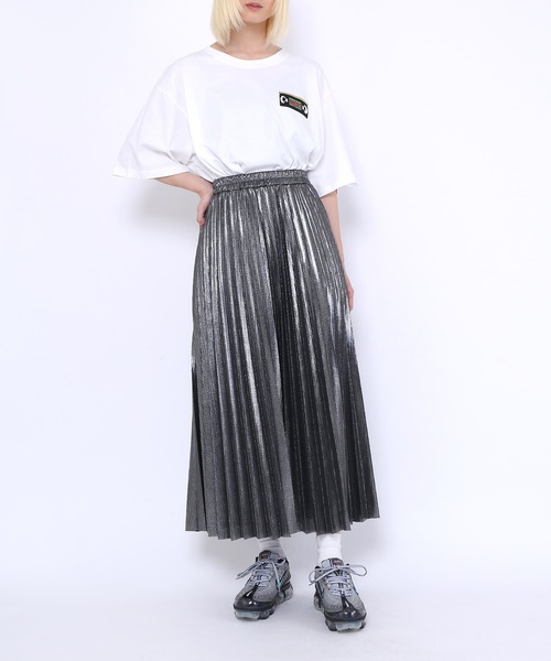 PUNYUS（プニュズ）の「メタリックプリーツロングスカート（スカート・レディース・シルバー/ブラック・1/4/2/3）」の19枚目の写真