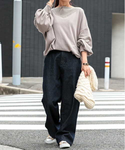 and it_（アンドイット）の「シルエットがきれいなワイドストレートデニムパンツ（デニムパンツ・レディース・ワンウォッシュ/ネイビー・LL/L/M/3L/4L）」の3枚目の写真