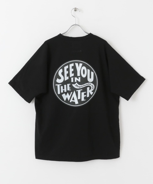 MAGIC NUMBER（マジック ナンバー）の「MAGIC NUMBER　SEEYOUINTHEWATERXV SHORT-SLEEVE TEE（Tシャツ/カットソー・メンズ・ブラック/ホワイト/ホワイト系その他・MEDIUM/LARGE）」の6枚目の写真