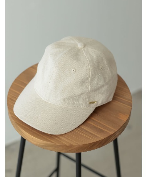 Re:EDIT（リエディ）の「ゴールドモチーフキャップ（キャップ・レディース・ブラック/イエロー/ブルー系その他/アイボリー・FREE）」の2枚目の写真