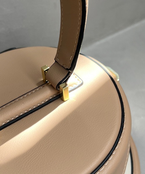 Olu.（オルドット）の「ラウンドレトロボックスバッグ（ハンドバッグ・レディース・ホワイト×ブラウン・FREE）」の16枚目の写真