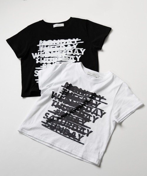 me+em select(ミームセレクト)の「WEEKレタリングクロップドTシャツ【 韓国製 】(Tシャツ/カットソー・レディース・ブラック/アイボリー・FREE)」の6枚目の写真