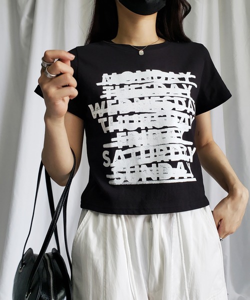 me+em select(ミームセレクト)の「WEEKレタリングクロップドTシャツ【 韓国製 】(Tシャツ/カットソー・レディース・ブラック/アイボリー・FREE)」の9枚目の写真