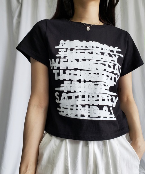me+em select(ミームセレクト)の「WEEKレタリングクロップドTシャツ【 韓国製 】(Tシャツ/カットソー・レディース・ブラック/アイボリー・FREE)」の11枚目の写真