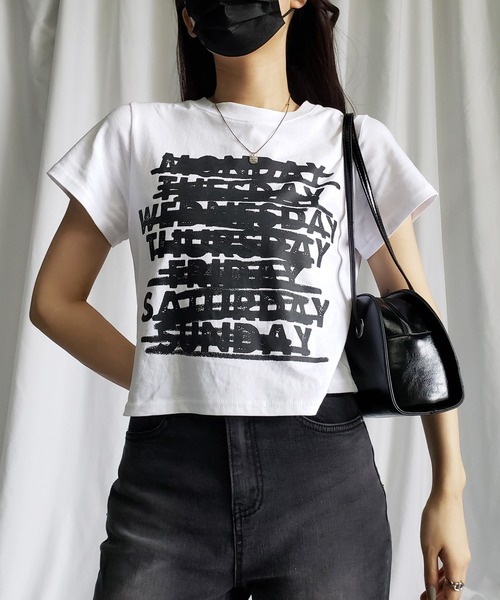 me+em select(ミームセレクト)の「WEEKレタリングクロップドTシャツ【 韓国製 】(Tシャツ/カットソー・レディース・ブラック/アイボリー・FREE)」の15枚目の写真