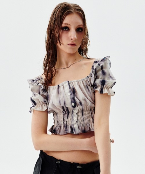 runningHIGH(ランニングハイ)の「【RUNNING HIGH 】パフスリーブ クロップ ブラウス / PUFF SLEEVE CROP BLOUSE(シャツ/ブラウス・レディース・アイボリー/ベージュ・FREE)」の2枚目の写真