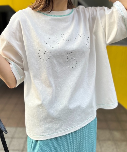 mi via loca（ミヴィアロカ）の「配色ステッチ シルバー スタッズロゴTシャツ（Tシャツ/カットソー・レディース・オフホワイト/ブルーグリーン/ブラック・FREE）」の17枚目の写真