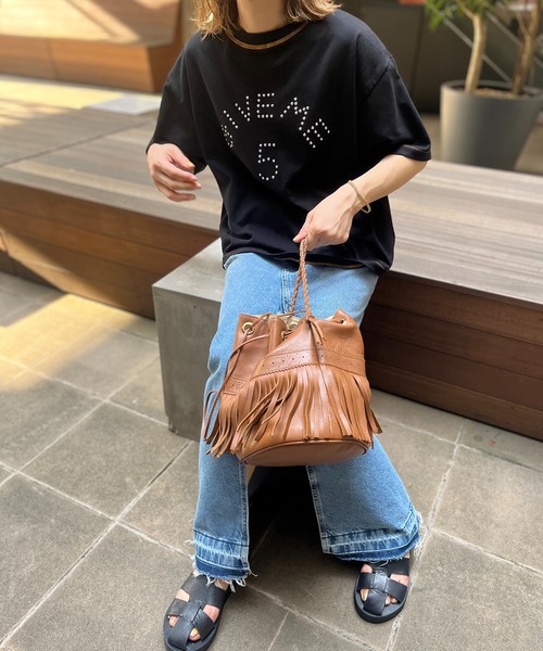 mi via loca（ミヴィアロカ）の「配色ステッチ シルバー スタッズロゴTシャツ（Tシャツ/カットソー・レディース・オフホワイト/ブルーグリーン/ブラック・FREE）」の6枚目の写真