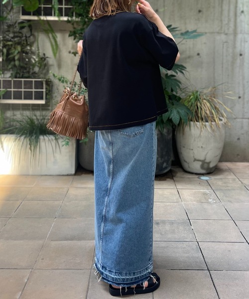 mi via loca（ミヴィアロカ）の「配色ステッチ シルバー スタッズロゴTシャツ（Tシャツ/カットソー・レディース・オフホワイト/ブルーグリーン/ブラック・FREE）」の11枚目の写真