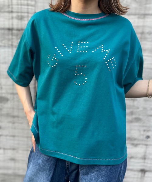 mi via loca（ミヴィアロカ）の「配色ステッチ シルバー スタッズロゴTシャツ（Tシャツ/カットソー・レディース・オフホワイト/ブルーグリーン/ブラック・FREE）」の7枚目の写真