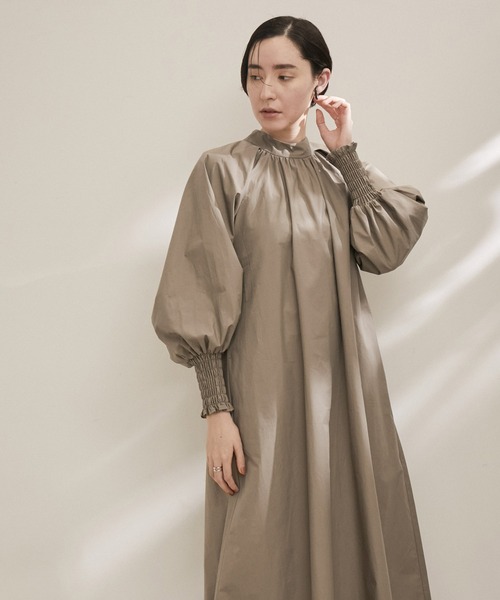 SALON adam et rope'（サロン アダム エ ロペ）の「【WEB限定】シャーリングスリーブギャザーワンピース（ワンピース・レディース・ブラック/グレー系その他・FREE）」の16枚目の写真