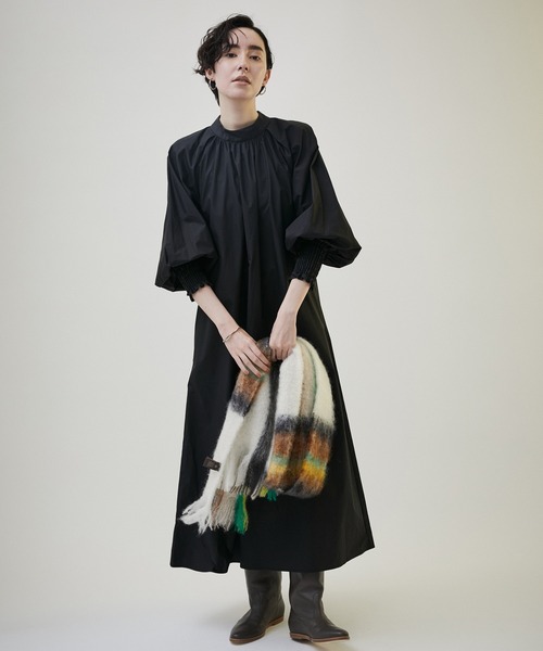 SALON adam et rope'（サロン アダム エ ロペ）の「【WEB限定】シャーリングスリーブギャザーワンピース（ワンピース・レディース・ブラック/グレー系その他・FREE）」の10枚目の写真