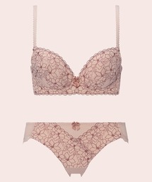 コーラルピンク花柄刺繍ブラジャーショーツ2枚セット トリンプ Triumph Triumph - 新品未使用☆Triumph ブラ&ショーツ ネイビー ピンク