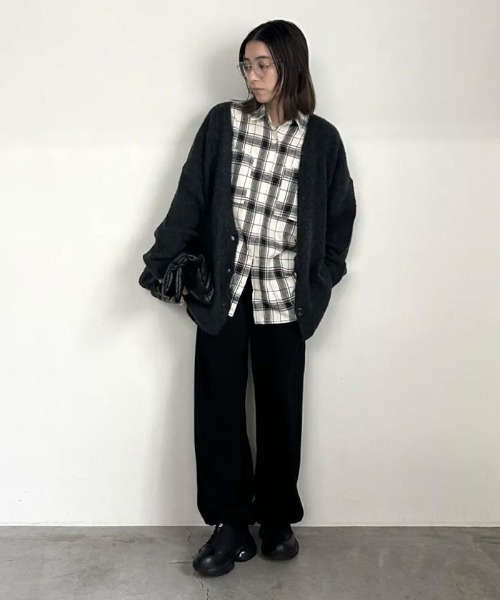 サイズ展開あり】スリーブリンキングVネックカーディガン