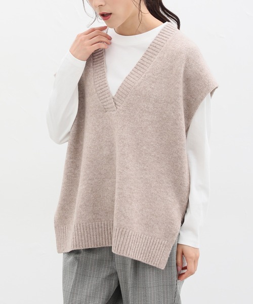 Honeys(ハニーズ)の「Tシャツ付Vネックベスト(ベスト・レディース・アイボリー/グリーン/チャコールグレー/モカ・M/LL/L/S)」の3枚目の写真