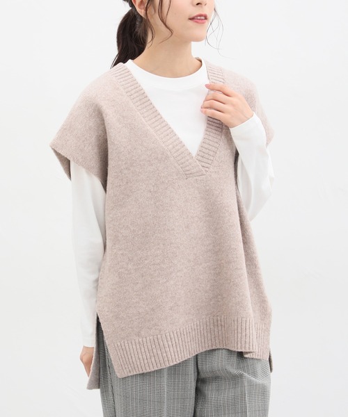 Honeys(ハニーズ)の「Tシャツ付Vネックベスト(ベスト・レディース・アイボリー/グリーン/チャコールグレー/モカ・M/LL/L/S)」の13枚目の写真