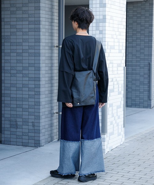 SENSE OF PLACE by URBAN RESEARCH（センスオブプレイスバイアーバンリサーチ）の「『わたべ×SOP』オーバーサイズフェイクレイヤードロングTシャツ（Tシャツ/カットソー・メンズ・チャコールグレー/ブラック/ホワイト・MEDIUM/LARGE）」の16枚目の写真