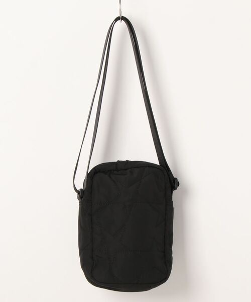 CONVERSE(コンバース)の「【CONVERSE】キルティングミニショルダーバッグ(ショルダーバッグ・レディース・ライトベージュ/ブラック・ONE SIZE)」の3枚目の写真