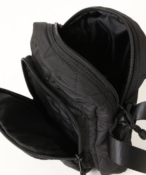 CONVERSE(コンバース)の「【CONVERSE】キルティングミニショルダーバッグ(ショルダーバッグ・レディース・ライトベージュ/ブラック・ONE SIZE)」の5枚目の写真