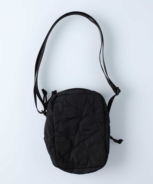 CONVERSE(コンバース)の「【CONVERSE】キルティングミニショルダーバッグ(ショルダーバッグ・レディース・ライトベージュ/ブラック・ONE SIZE)」の10枚目の写真