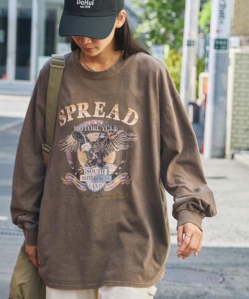 MONO-MART(モノマート)の「ピグメント加工ヴィンテージライクロックグラフィック長袖Tシャツ(Tシャツ/カットソー・レディース・グレー系/ブラック系/スミクロ/ブラック系1/ホワイト系1/ネイビー系/アイボリー/ネイビー/ブルー系1/グリーン/ブラウン・FREE)」の7枚目の写真
