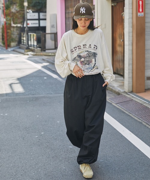 MONO-MART(モノマート)の「ピグメント加工ヴィンテージライクロックグラフィック長袖Tシャツ(Tシャツ/カットソー・レディース・グレー系/ブラック系/スミクロ/ブラック系1/ホワイト系1/ネイビー系/アイボリー/ネイビー/ブルー系1/グリーン/ブラウン・FREE)」の17枚目の写真
