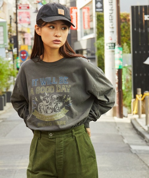 ピグメント加工ヴィンテージライクロックグラフィック長袖Tシャツ