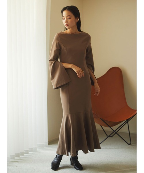 Stylevoice for xxx(スタイルヴォイスフォー)の「スリットスリーブマーメイドワンピース(ワンピース・レディース・モカ/ブラック/ボルドー・FREE)」の15枚目の写真