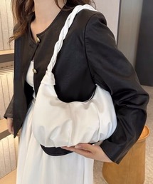 ハンドプリーツタックハーフムーンバッグ