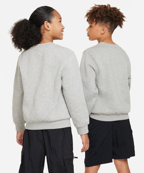 NIKE（ナイキ）の「《セットアップ対応商品》ナイキ スポーツウェア クラブ フリース ジュニアスウェットシャツ / Nike Sportswear Club Fleece Big Kids' Sweatshirt＜130-170cm 展開＞（スウェット・キッズ・グレー系その他/ブラック/ダークグリーン/ブラウン系その他2/ピンク系その他/オレンジ/コーラル/オリーブ系/イエロー系その他2/ブルー系その他2・130/140/160/170/150）」の19枚目の写真