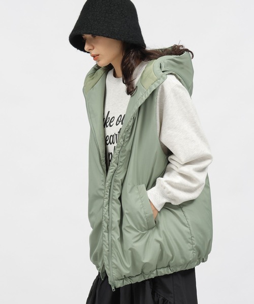 LAKOLE（ラコレ）の「フードパデットベスト / 981961（ベスト・レディース・ブラック/アイボリー/ライトグリーン・SMALL/MEDIUM）」の18枚目の写真