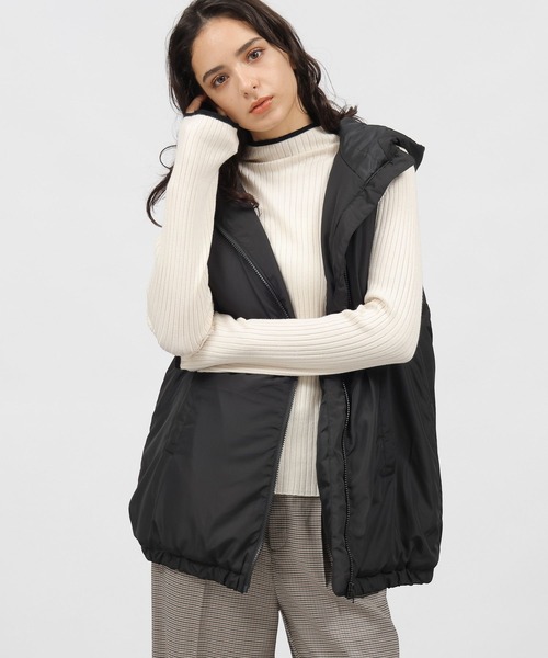 LAKOLE（ラコレ）の「フードパデットベスト / 981961（ベスト・レディース・ブラック/アイボリー/ライトグリーン・SMALL/MEDIUM）」の4枚目の写真