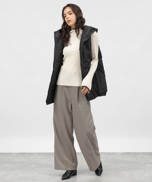 LAKOLE（ラコレ）の「フードパデットベスト / 981961（ベスト・レディース・ブラック/アイボリー/ライトグリーン・SMALL/MEDIUM）」の8枚目の写真