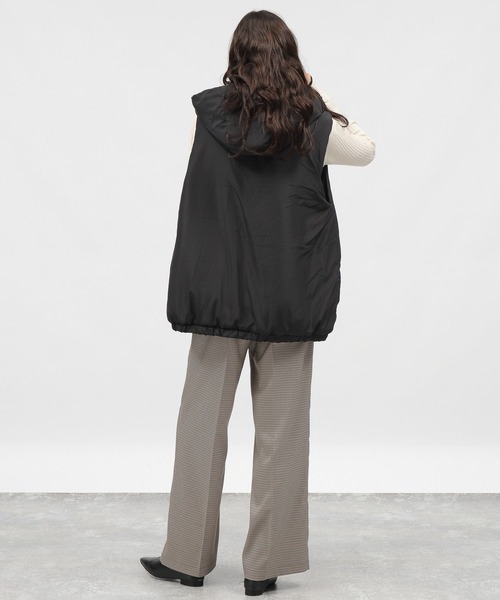 LAKOLE（ラコレ）の「フードパデットベスト / 981961（ベスト・レディース・ブラック/アイボリー/ライトグリーン・SMALL/MEDIUM）」の14枚目の写真