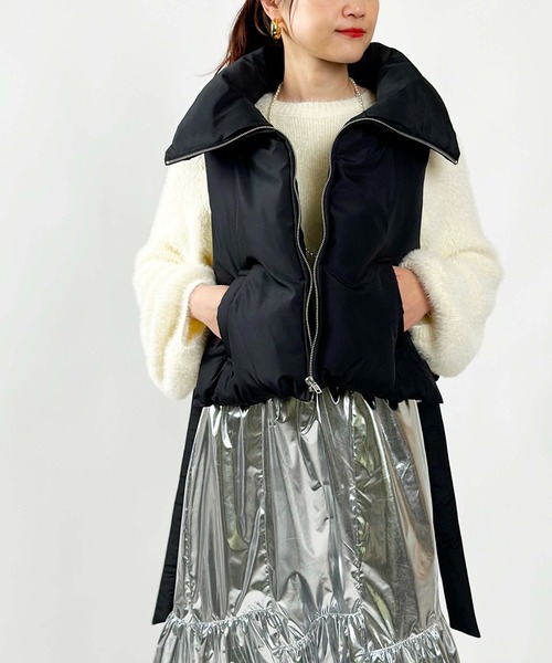 PICCIN(ピッチン)の「【WEB限定】ショートファイバーベスト(ダウンベスト・レディース・ブラック/アイボリー・M)」の3枚目の写真