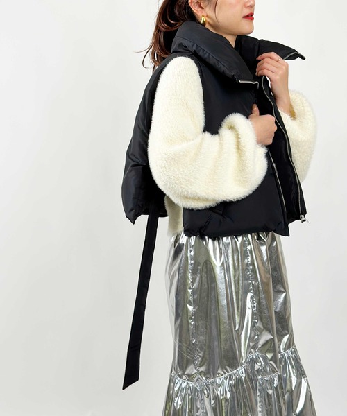 PICCIN(ピッチン)の「【WEB限定】ショートファイバーベスト(ダウンベスト・レディース・ブラック/アイボリー・M)」の4枚目の写真