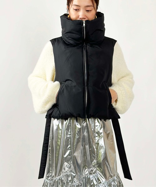 PICCIN(ピッチン)の「【WEB限定】ショートファイバーベスト(ダウンベスト・レディース・ブラック/アイボリー・M)」の13枚目の写真