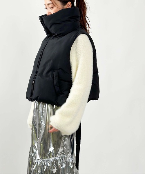 PICCIN(ピッチン)の「【WEB限定】ショートファイバーベスト(ダウンベスト・レディース・ブラック/アイボリー・M)」の14枚目の写真