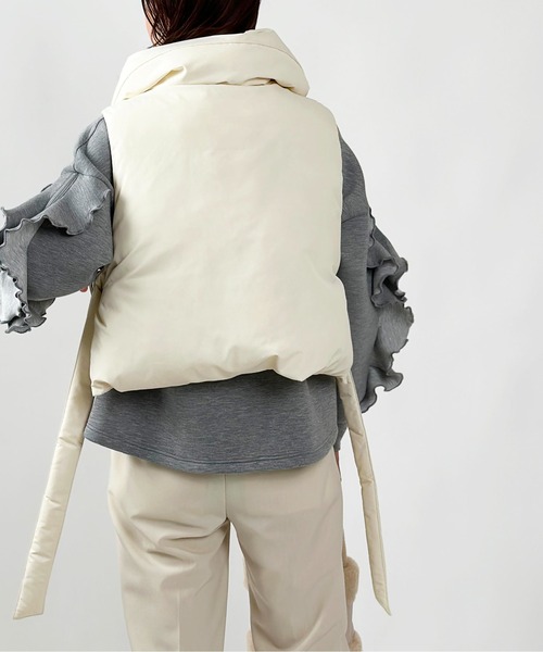 PICCIN(ピッチン)の「【WEB限定】ショートファイバーベスト(ダウンベスト・レディース・ブラック/アイボリー・M)」の20枚目の写真