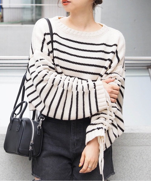 tiptop(ティップトップ)の「袖ドロストショート丈ニットプルオーバー(ニット/セーター・レディース・ブルー/オフホワイト/チャコールグレー/A/ピンク/イエロー・FREE)」の6枚目の写真